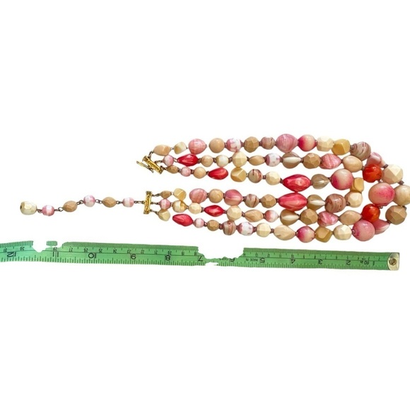 Vtg 60’s Hattie Carnegie 3 strand pink & beige multiple shape beads necklace - Picture 9 of 9